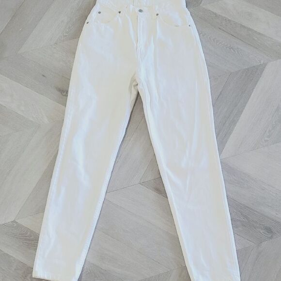 Levis Vintage 921, High Waist, Tapered Leg 100%Cotton White Jeans, Size 8M - Picture 1 of 9